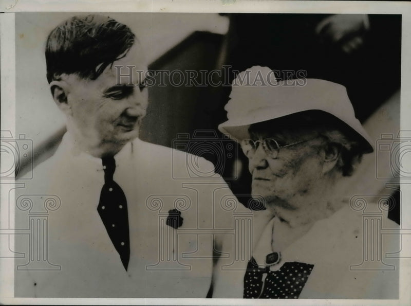 Load image into Gallery viewer, 1938 Press Photo Justice Charles Murphy as host of Murphy clan &amp; wife Emma
