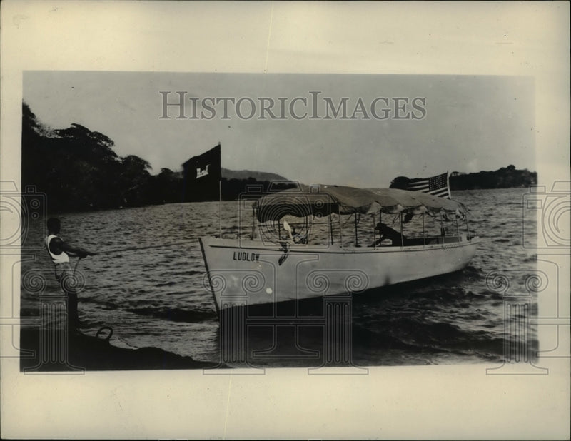 Load image into Gallery viewer, 1931 Press Photo Engineer launch Ludlow at Zapatera Island Nicaragua
