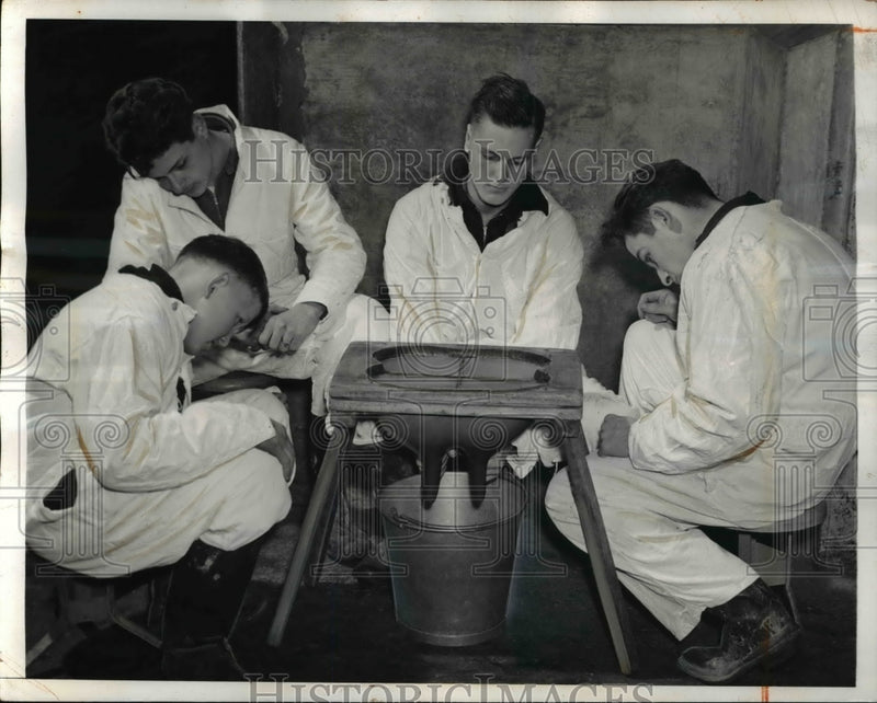 Load image into Gallery viewer, 1942 Press Photo New Hamburg NY Bowdoin Farm training school. R Johnson,
