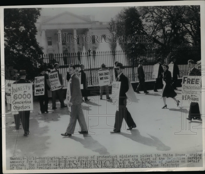 Load image into Gallery viewer, 1946 Press Photo Wash DC Protestant ministers protest at the White House
