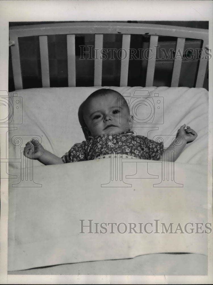 1947 Press Photo Mary Ann Murphy at Trenton Mercer Hospital from brutal beatings