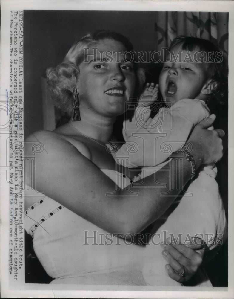 Load image into Gallery viewer, 1954 Press Photo NYC Barbara Marciano wife of boxer Rocky &amp; daughter Mary Ann
