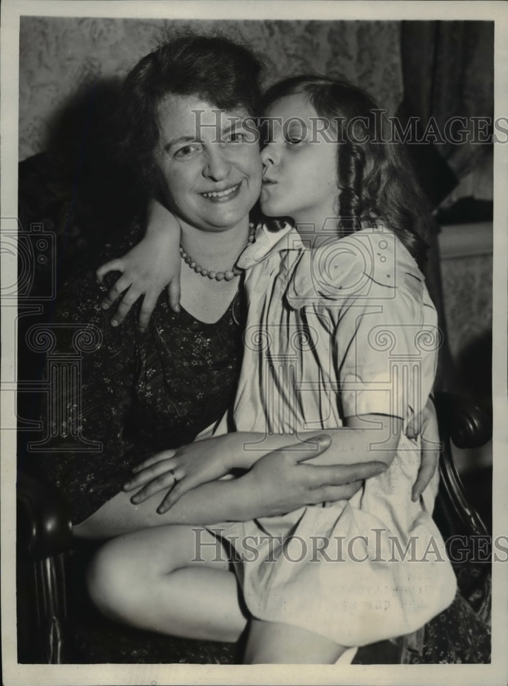 1932 Press Photo Mrs Clara C Mumms & daughter Juanita adopted in Chicago