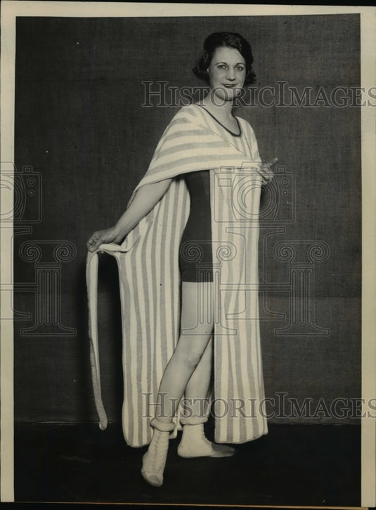 1924 Press Photo Miss Eva Miller in lastest bathing apparel in NYC