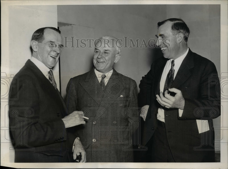 Load image into Gallery viewer, 1938 Press Photo Dr J D WHitehead, Dr Robert A Millikin and F K Richtmyer at the

