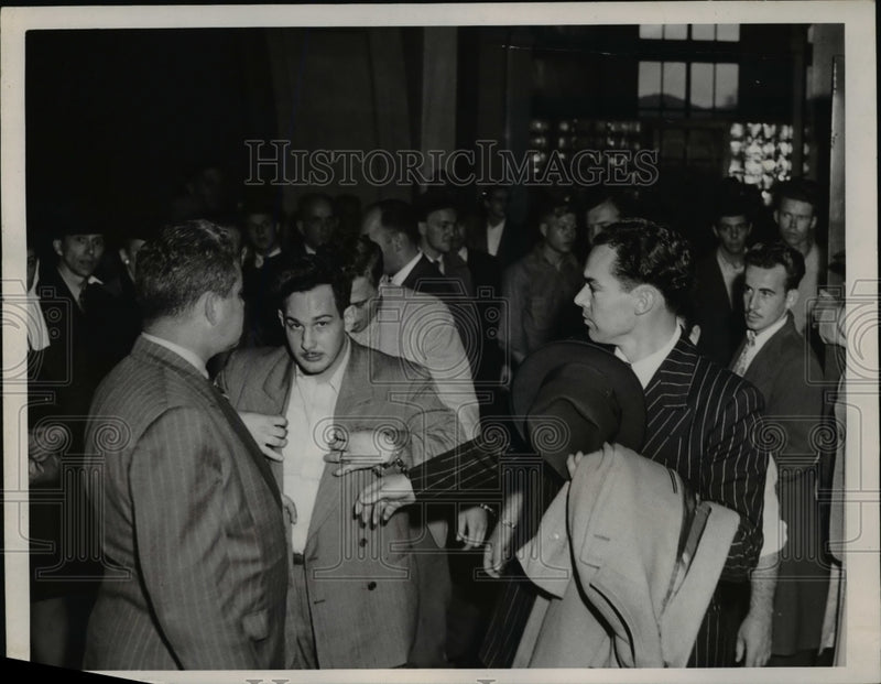 Load image into Gallery viewer, 1947 Press Photo Robert Worthington and Elby Paul Brown are led to arraignment
