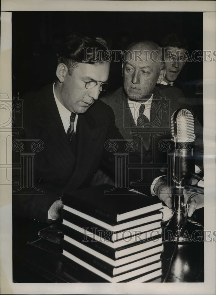 Load image into Gallery viewer, 1939 Press Photo Wilber Schum, National Association of Petroleum chairman

