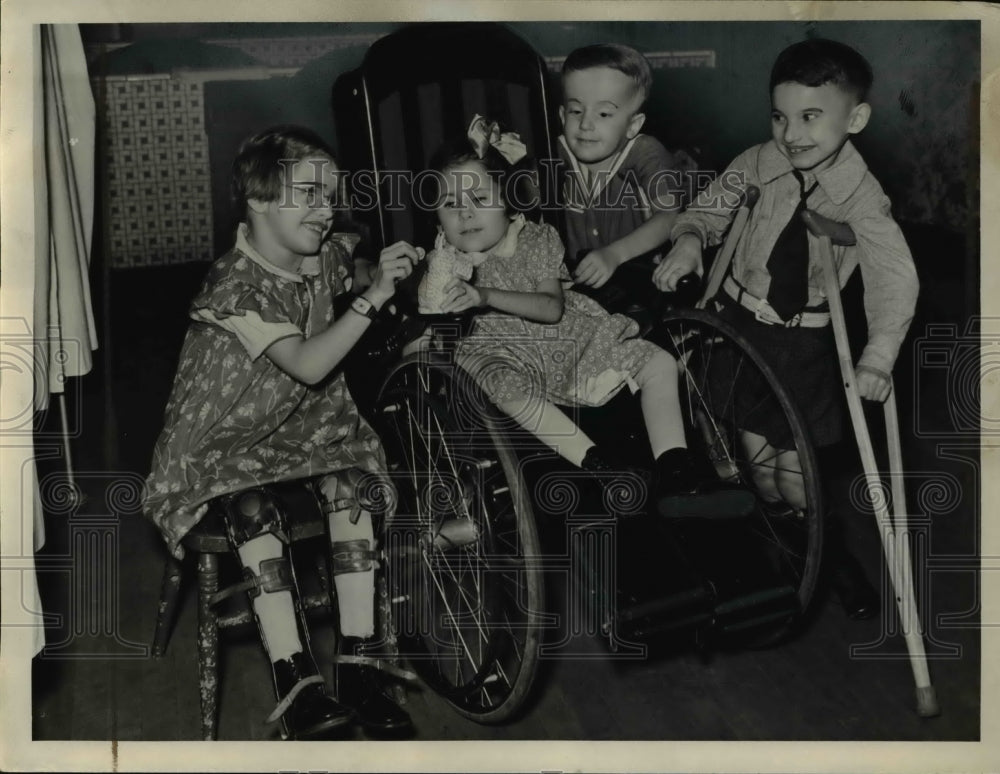 1938 Press Photo Lois Wolfe, Joan Carlishe, Wickie Schmidt and John Olenik