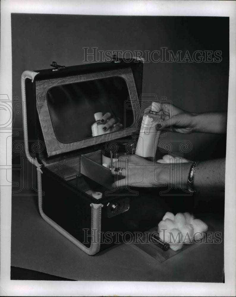 1949 Press Photo Woman Packing Luggage