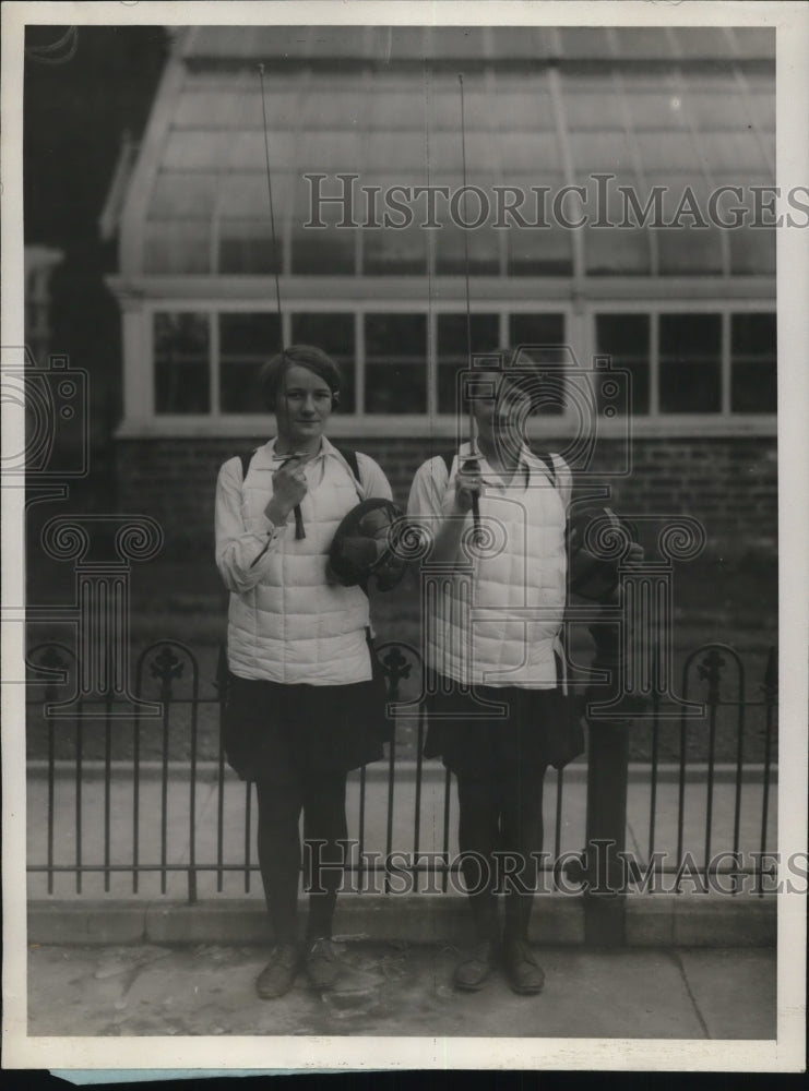 Load image into Gallery viewer, 1929 Press Photo Maude &amp; Leona Sealey Members of Temple University Fencing Team
