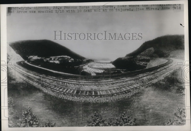 Load image into Gallery viewer, 1947 Press Photo Famous Horse Shoe Curve in Pennsylvania

