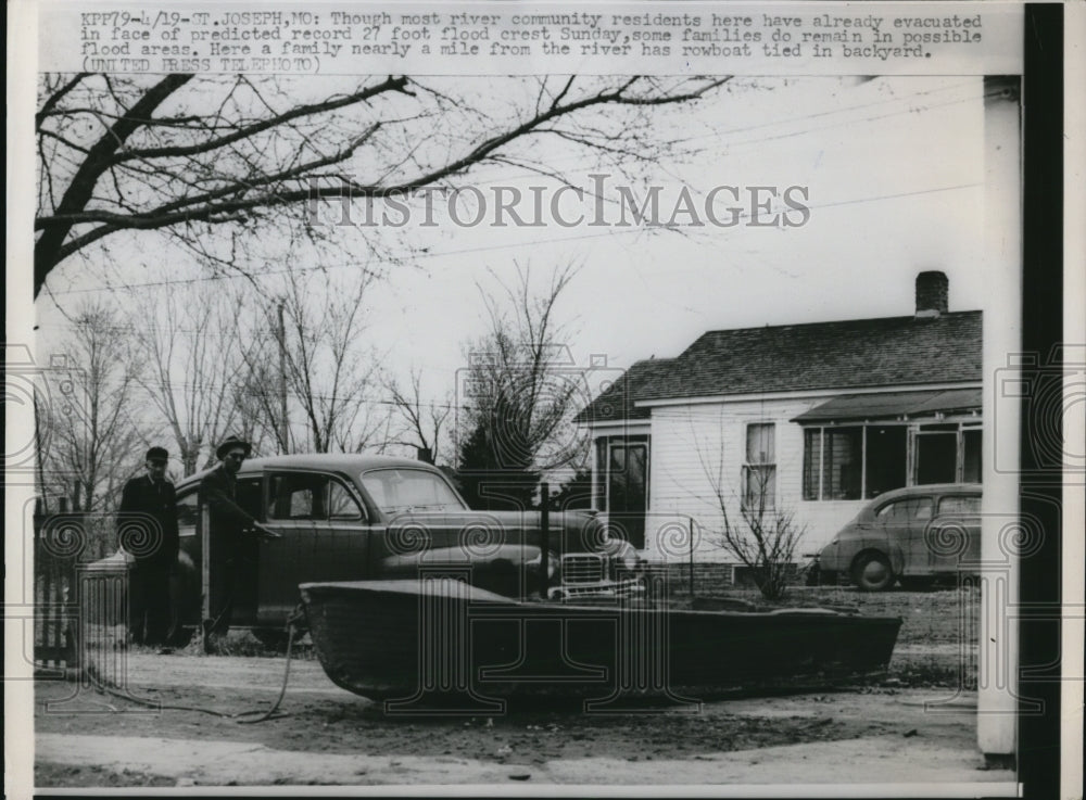 1952 Press Photo Preparing for Flood
