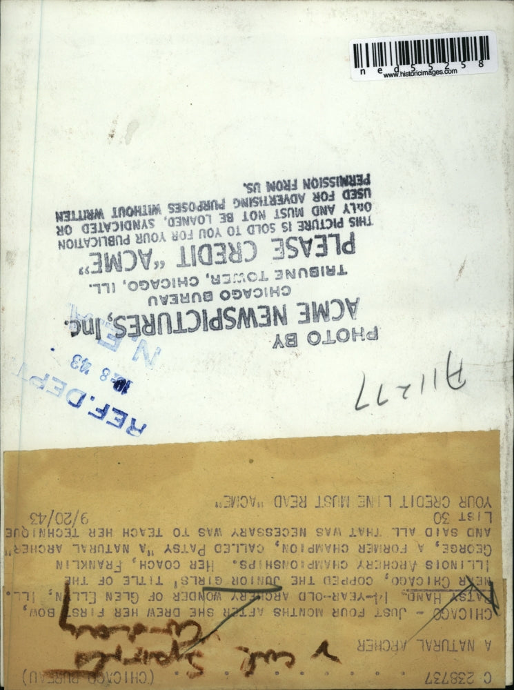 1943 Press Photo Patsy Hand, Illinois Archery champion.