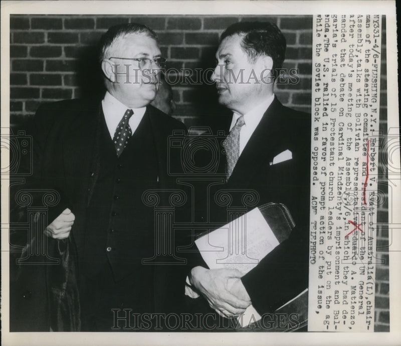 Load image into Gallery viewer, 1949 Press Photo Herbert E Evatt of Australia with Bolivian Eduardo Matienzo; NY
