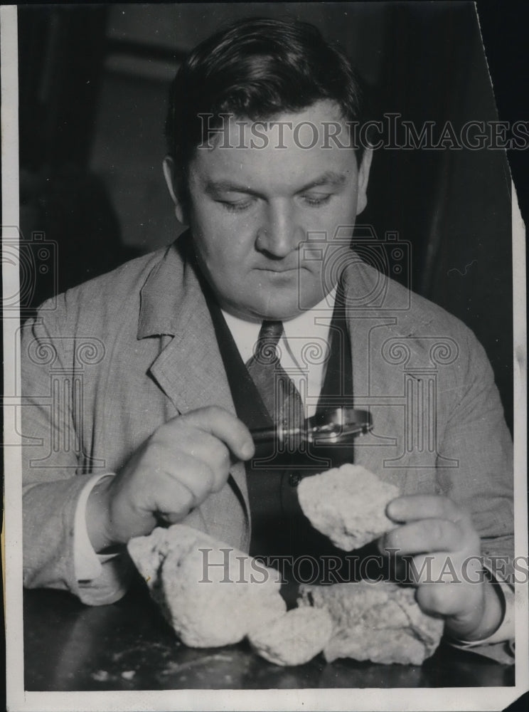 1934 Press Photo Professor Leland Short, Science instructor at Central YMCA