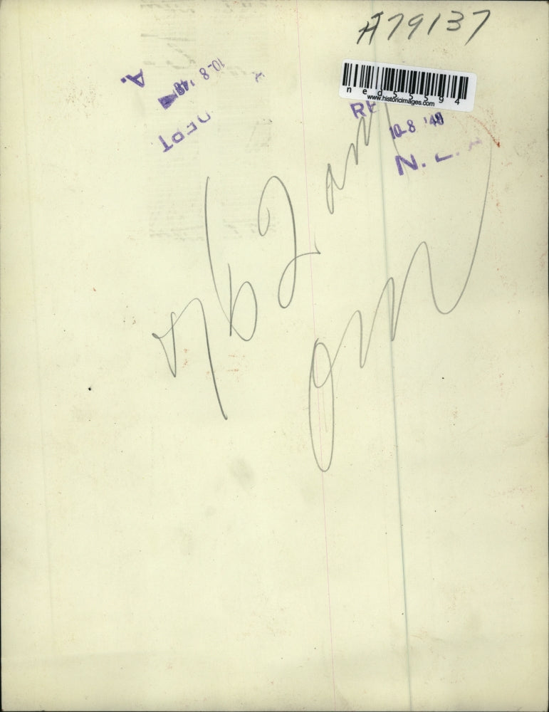 1948 Press Photo John Staskiel as he was hustled out of the City Auditorium