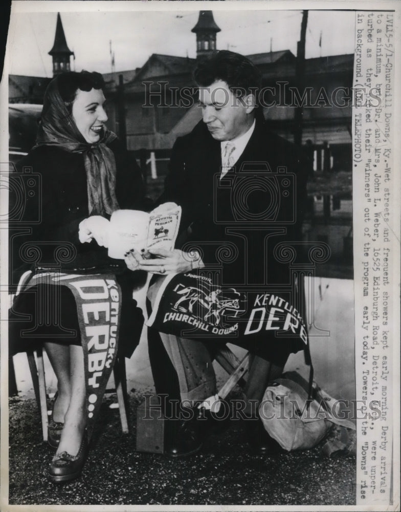 Load image into Gallery viewer, 1948 Press Photo Dr. and Mrs. John Weber as they pick their Derby winners
