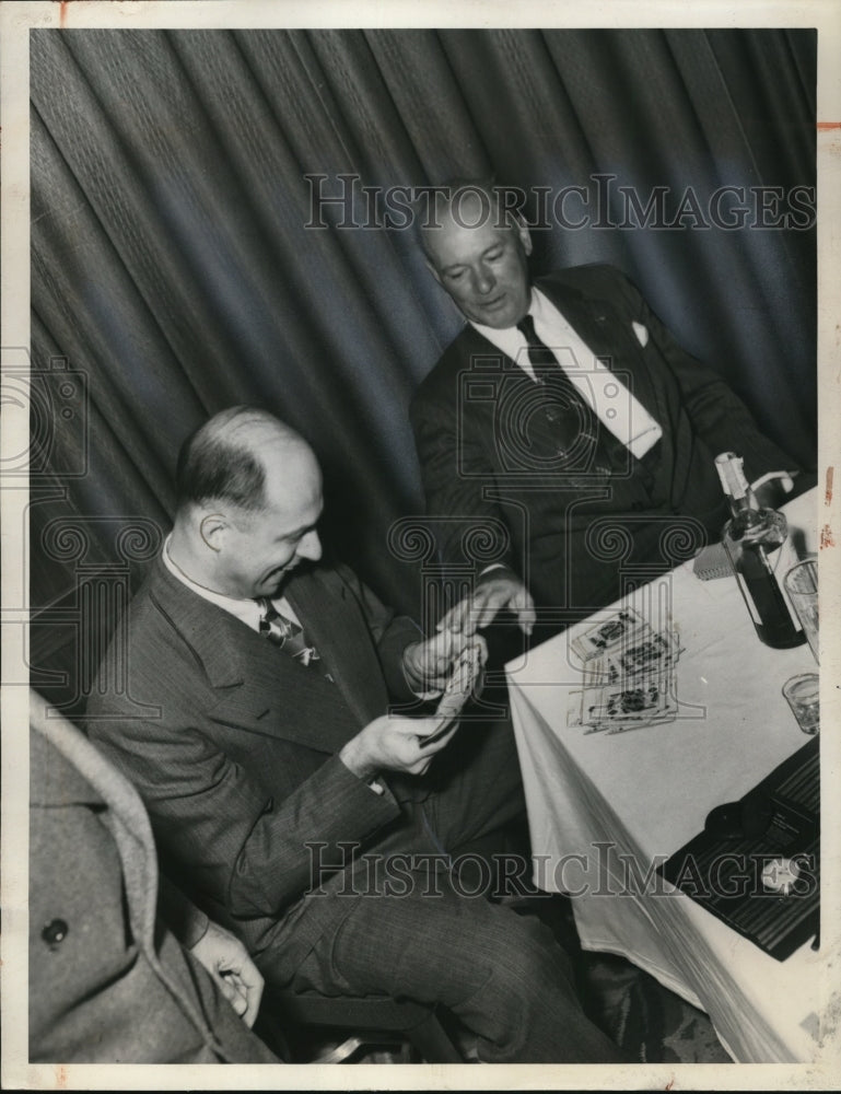 1948 Press Photo Det John Andes & Patrolman Walter Schaffer