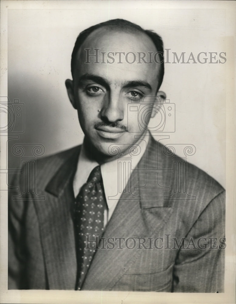 1944 Press Photo Luis Suarez