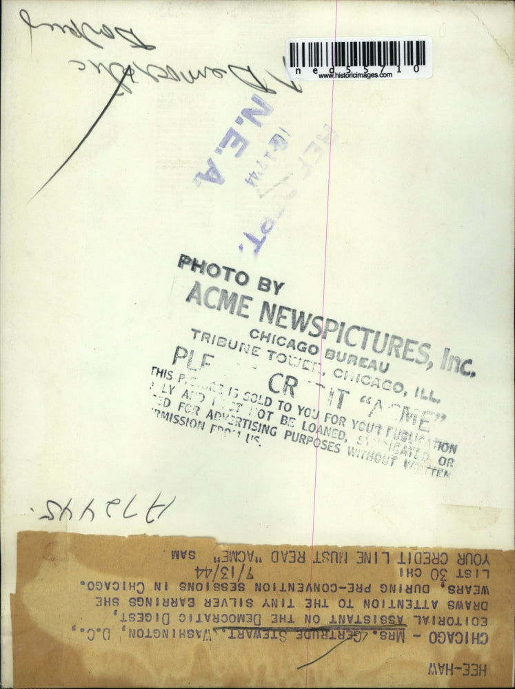 1944 Press Photo Chicago Mrs Gertrude Stewart editorial asst Democratic Digest
