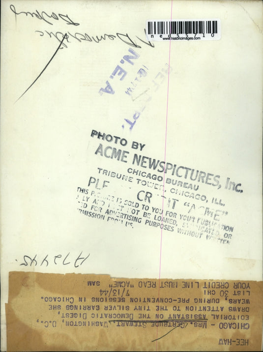 1944 Press Photo Chicago Mrs Gertrude Stewart editorial asst Democratic Digest