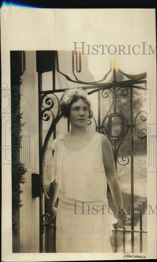 1929 Press Photo Mrs. James J. Davis wearing a white dress