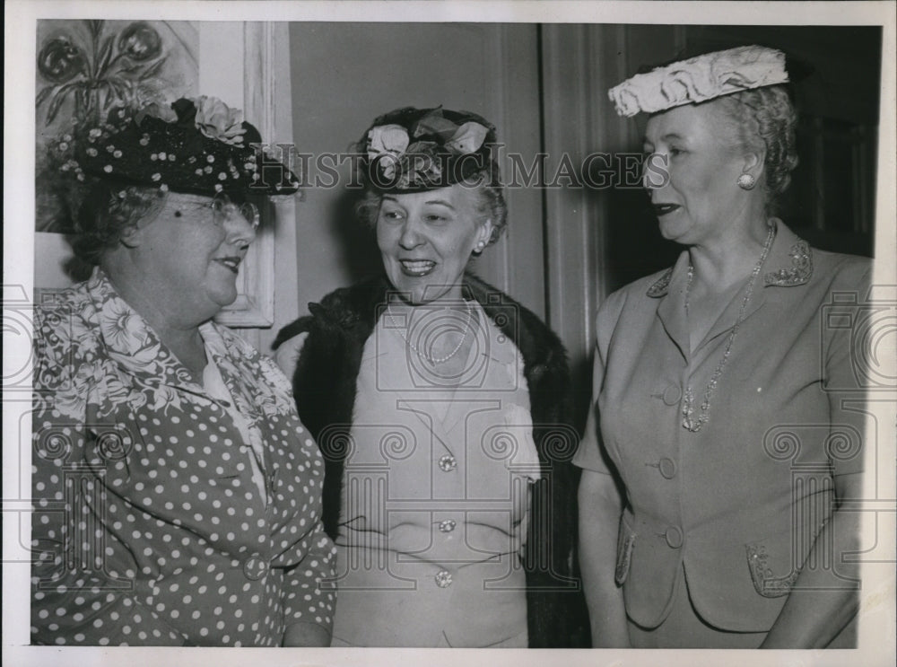 1944 Press Photo Mrs Margaret Sullivan, Charles Tillett, Democrat Convention