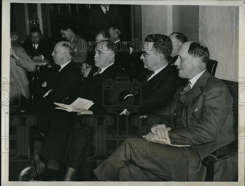 Load image into Gallery viewer, 1935 Press Photo Thomas Steele H Loeb J H Frost and James Perkins Before Senate
