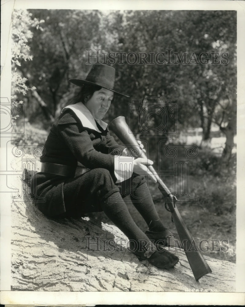 Load image into Gallery viewer, 1935 Press Photo Hugh Herbert, "Miss Pacific Fleet" Actor

