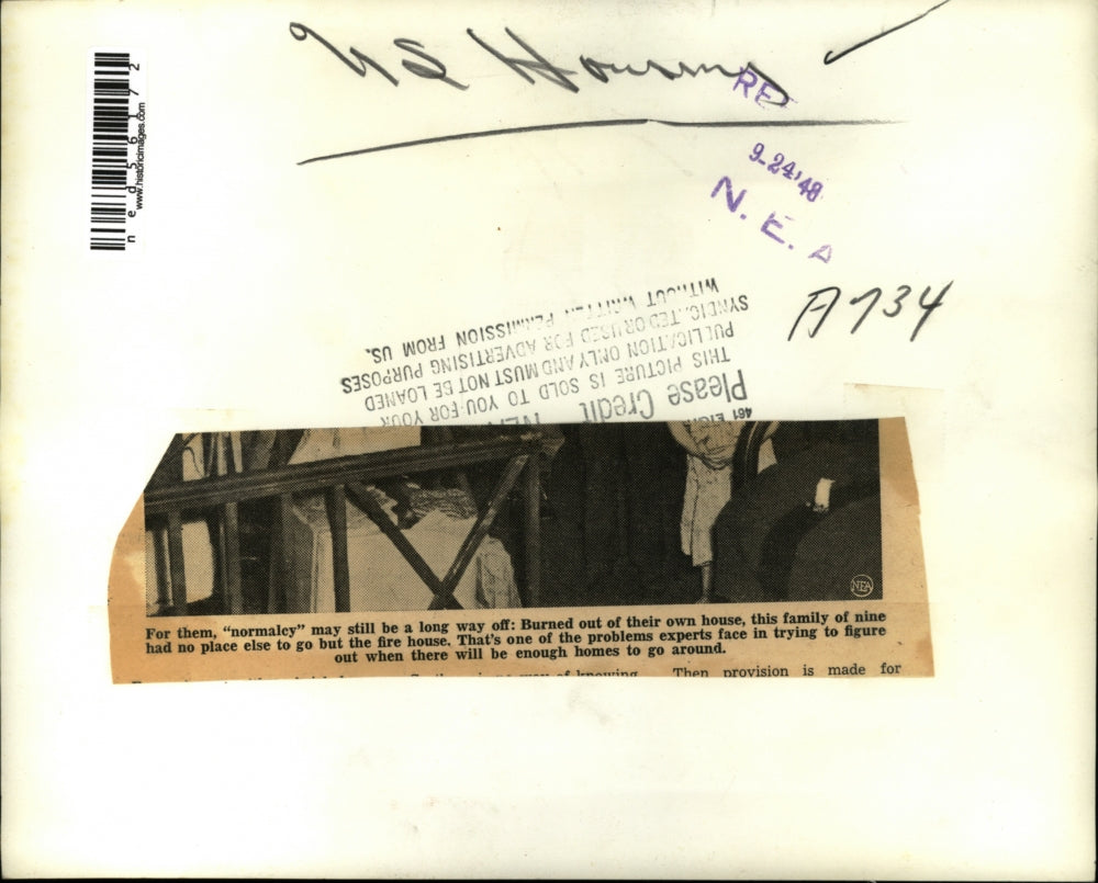 1948 Press Photo Family with seven children seek new home after a fire