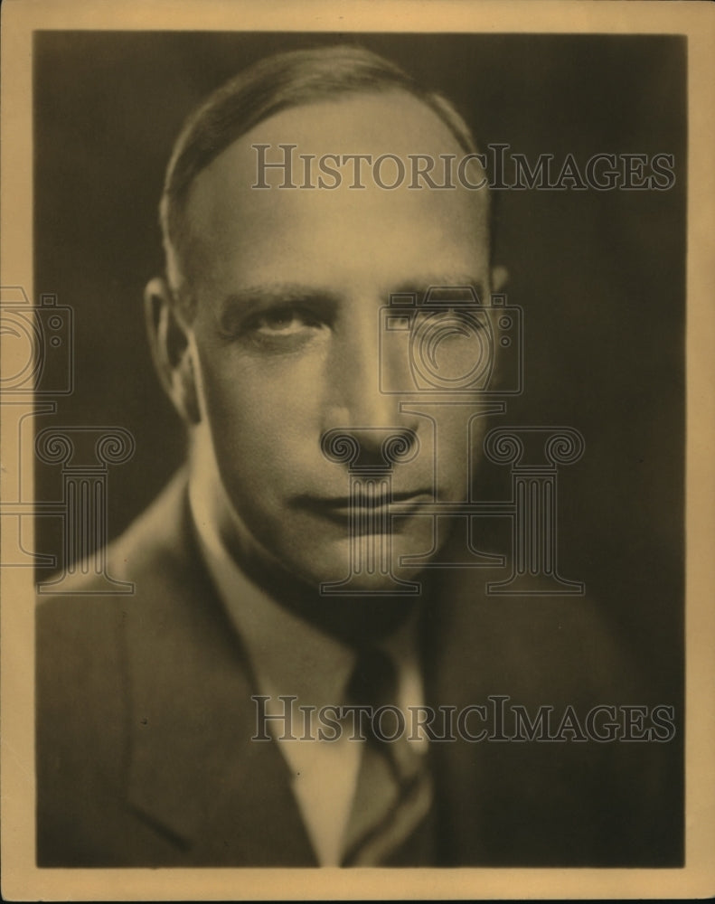 1932 Press Photo Brian Hooker, author, adapter of Cyrons de Berjeroe for matter