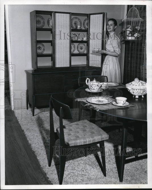 1957 Press Photo Folding doors combine with textured plastic panels on