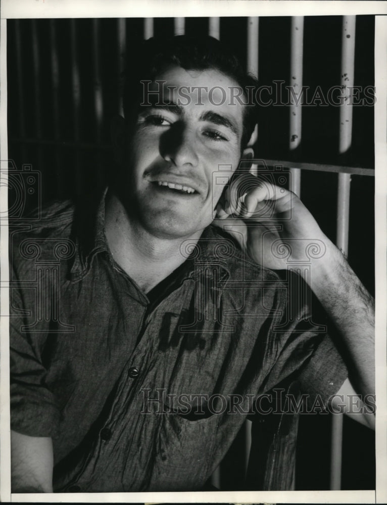 1935 Press Photo Charles Smith aka Milton French in jail