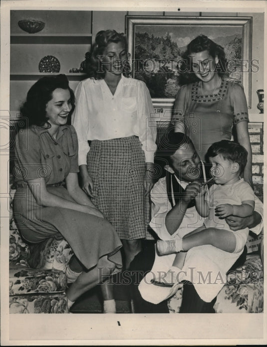 1941 Press Photo Lone male in a class of 38 women in "Child care and Training"