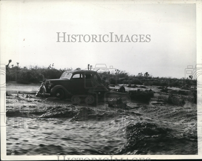 Load image into Gallery viewer, 1938 Press Photo Flood Washed Out Abandoned Car, Lancaster California Desert
