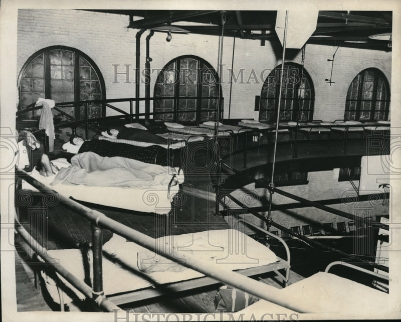 Load image into Gallery viewer, 1946 Press Photo Temporary Lodging for Out-of-Town students of Union College
