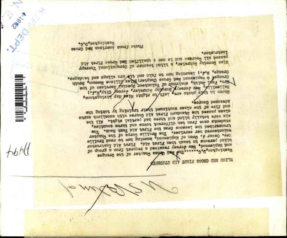 1942 Press Photo Red Cross teaches blind persons First Aid