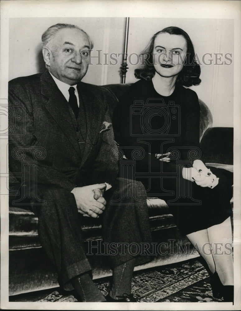 Load image into Gallery viewer, 1939 Press Photo Ludwig Lewishohn, 56, author, lecturer and philosopher,
