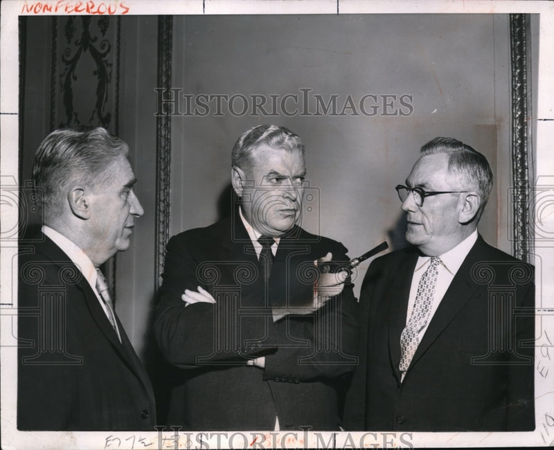 Load image into Gallery viewer, 1958 Press Photo Howard Hague, David McDonald, W. Abel
