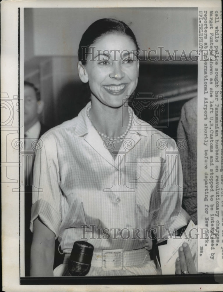 1959 Press Photo Margot Fonteyn as she left U.S.Customs