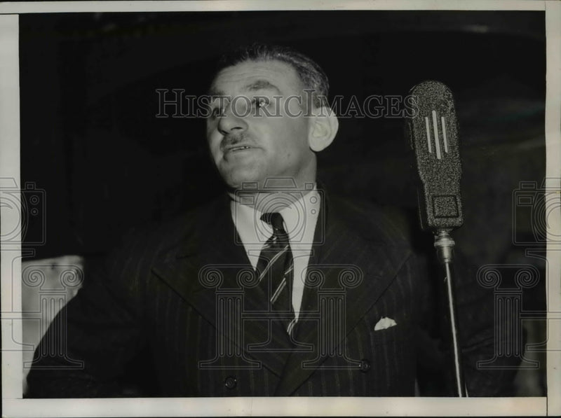 Load image into Gallery viewer, 1937 Press Photo Louis Fridimon, public speaking to public speaking
