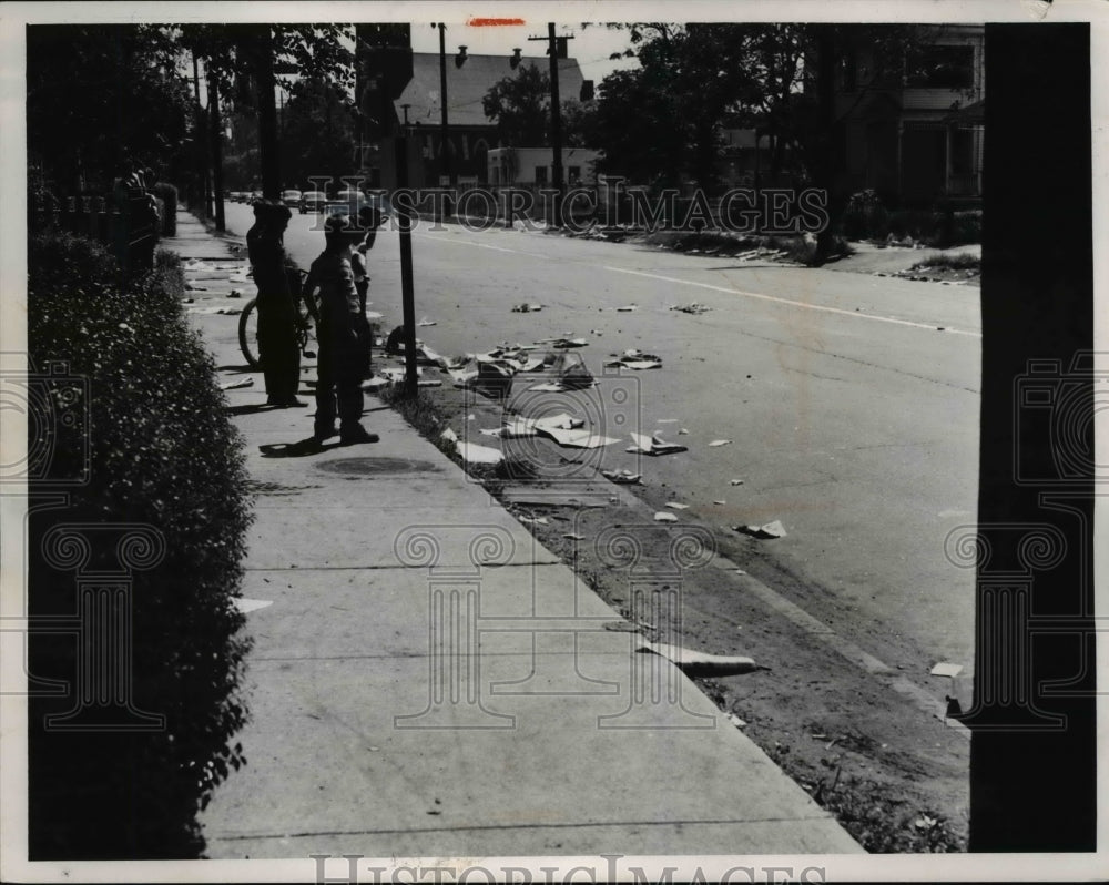 1957 Press Photo Rubbish dumped in street from city truck on 2775 Scranton, Rd.