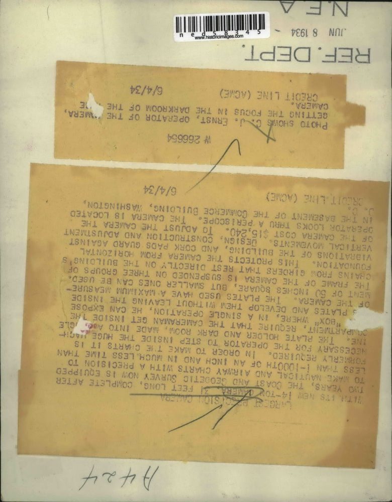 1934 Press Photo CJ Ernst operats 14 ton camera Coast & geodetic Survey