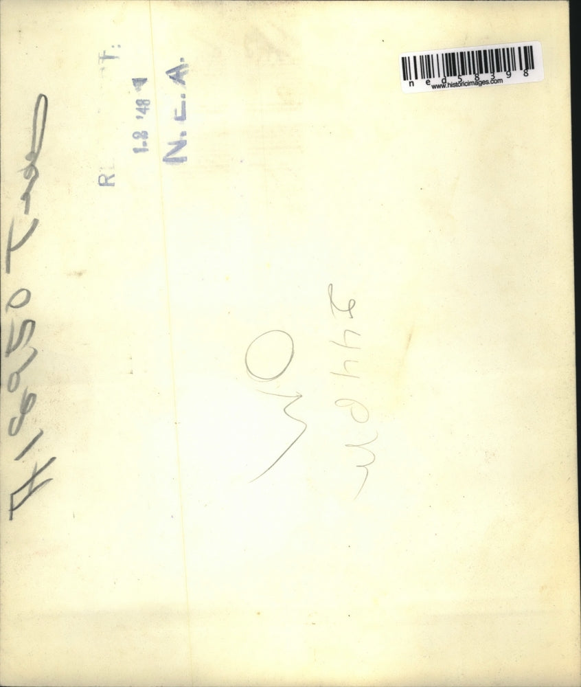 1948 Press Photo Washington Raleigh Daniel & Marcyl Berglund & Xmas trees