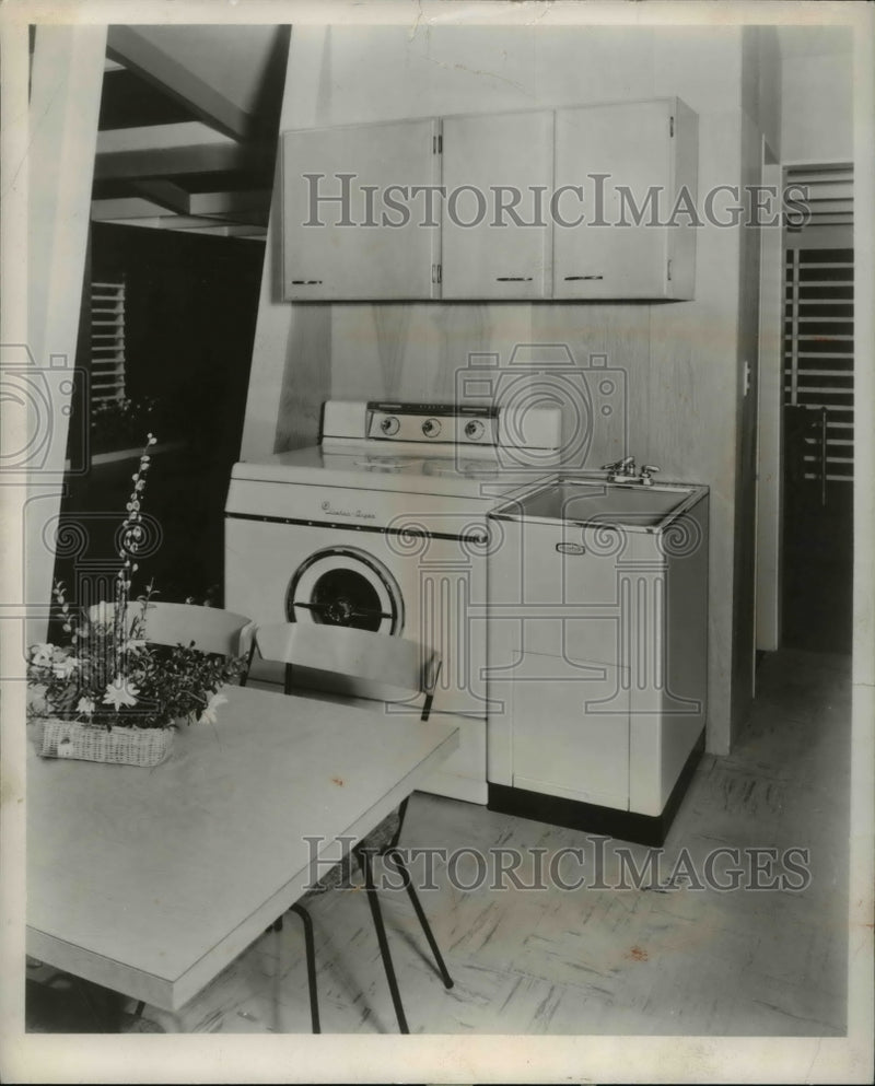 Load image into Gallery viewer, 1954 Press Photo Wash tubs in East and West Side Idea Houses.
