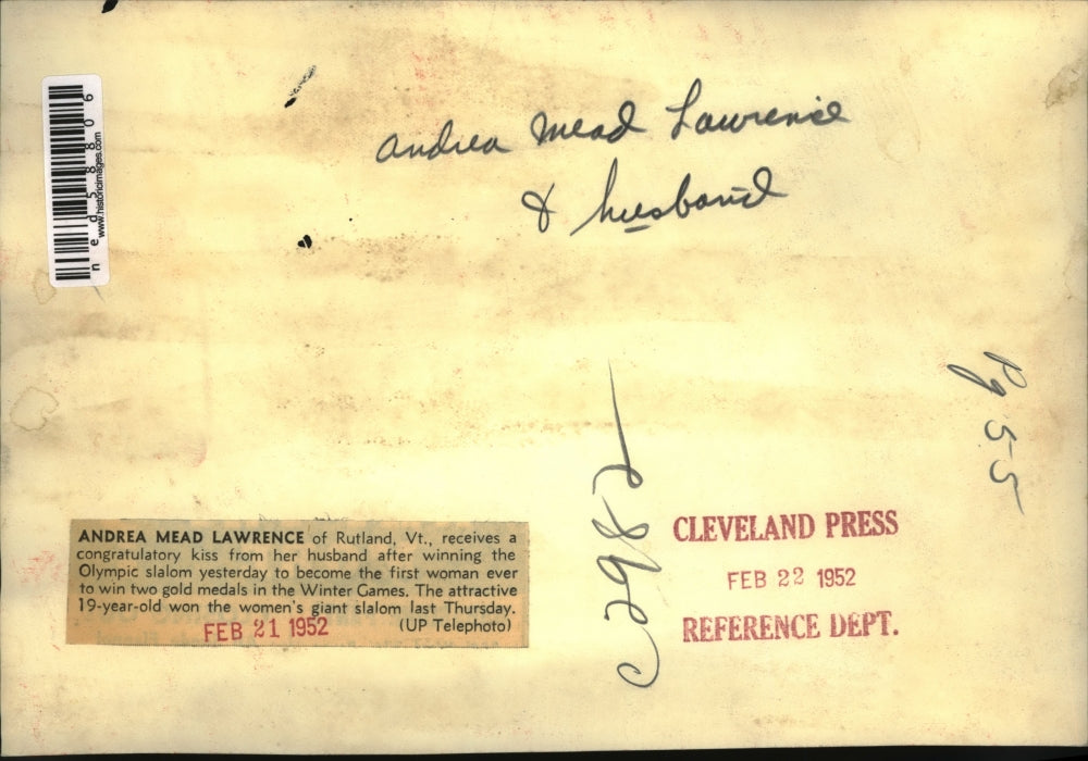 1952 Press Photo Andrea Mead Lawrence Kiss by Husband After Olympic Gold Slalom