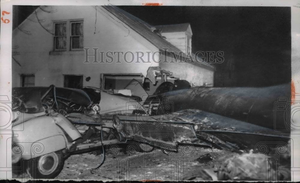 1956 Press Photo A Navy F9F Panther jet crash landed after an engine failure and