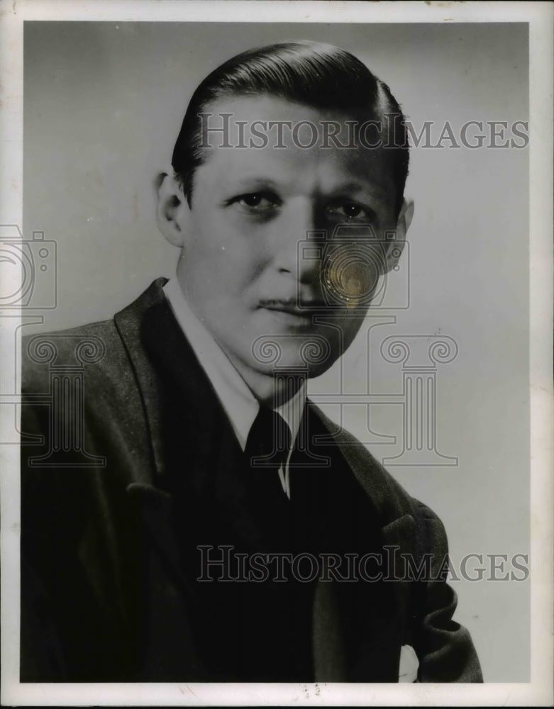 1947 Press Photo Jan August in Jan August and Piano Magic