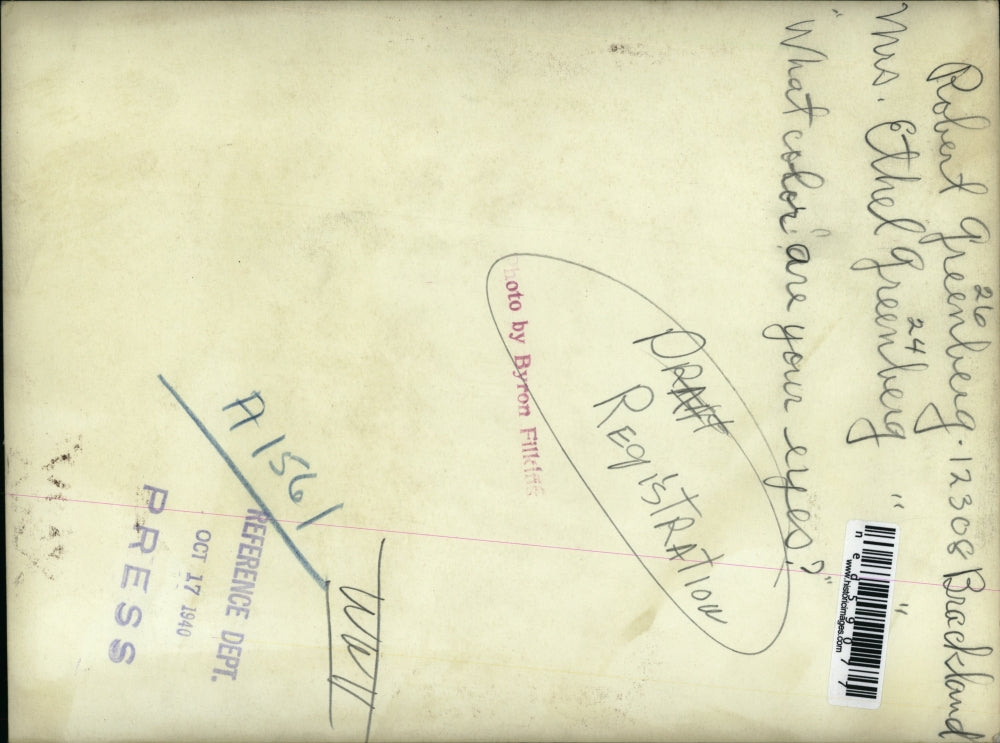 1940 Press Photo R. Greenberg & Mrs. E. Greenberg during draft registration