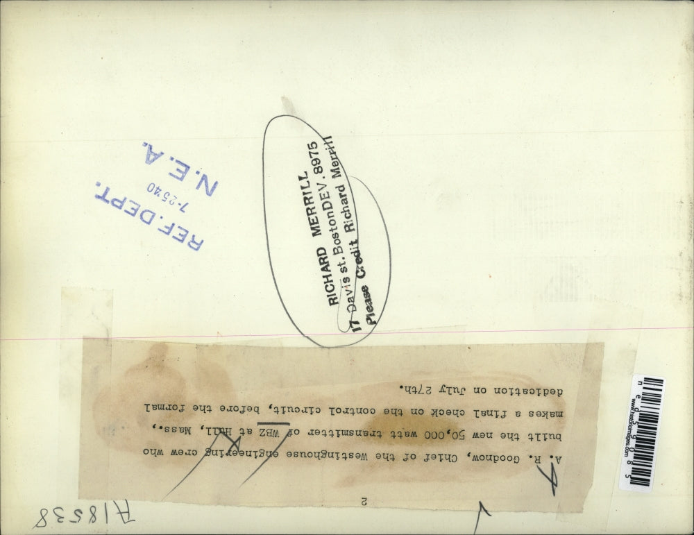 1940 Press Photo A.R. Goodnow Westinghouse Engineer with 50,000 watt transmitter